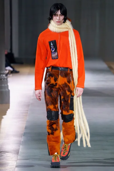 Look 1